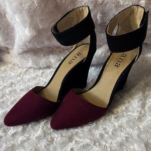 a.n.a Black and Burgundy Wedges
